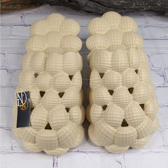 Bubble Slides Massage Slippers - Size L (9-10) - Picture 2 of 11